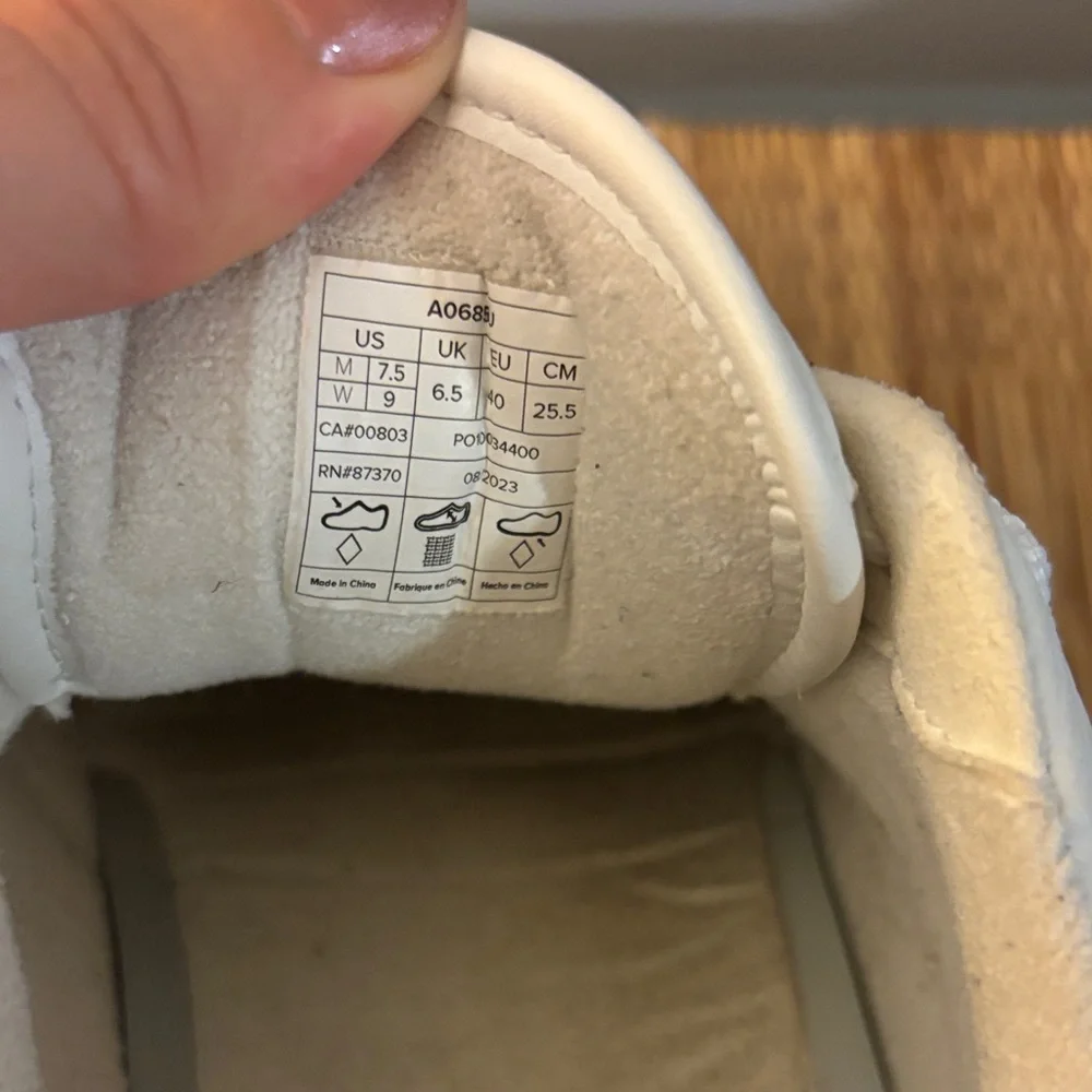 ALO Yoga White Low-Top Sneakers